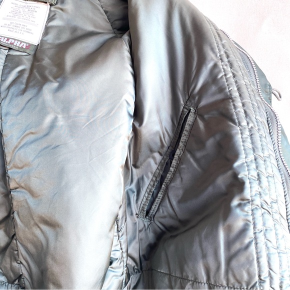 Alpha Industries N2B Bomber-EUC - Picture 6 of 12